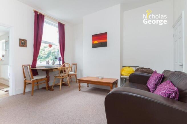 Ravenhurst rd 10 lounge2.jpg