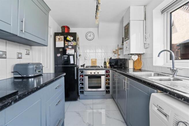 3 bed Semi-Detached for sale Image 5