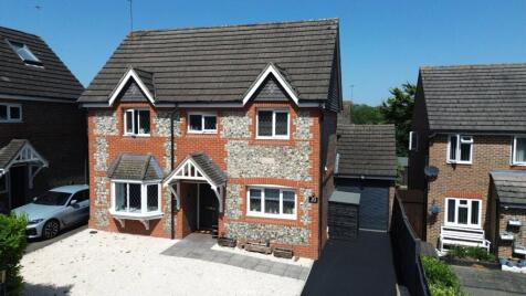 Woodcock Court, Three Mile Cross, Reading, Berkshire, RG7