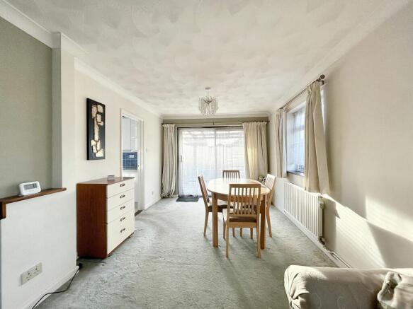 LOUNGE/DINING ROOM