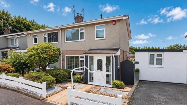 3-bed semi-detached on Parnell Close, Plymouth, PL6, £300,000