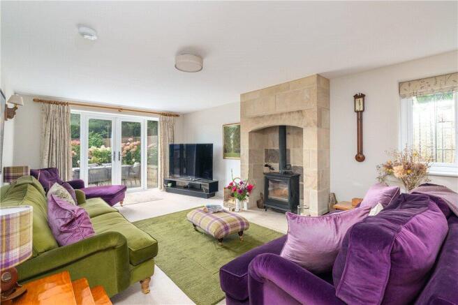 5 bed Detached for sale Image 6