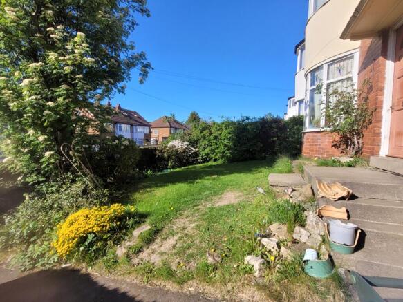 4 bed Semi-Detached for sale Image 4