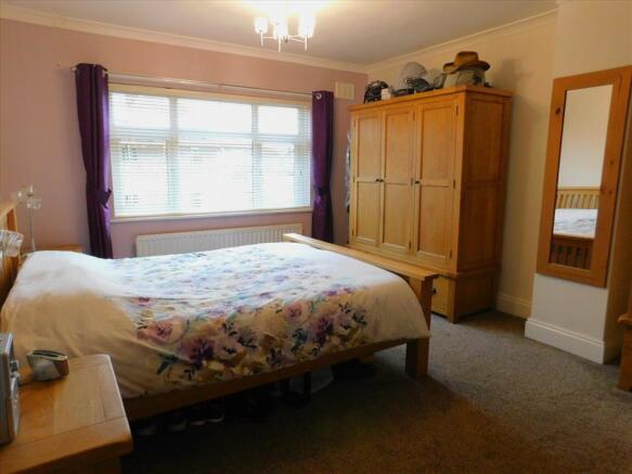 BEDROOM 2