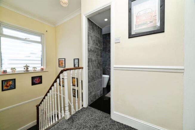 3 bed Terraced for sale Image 9