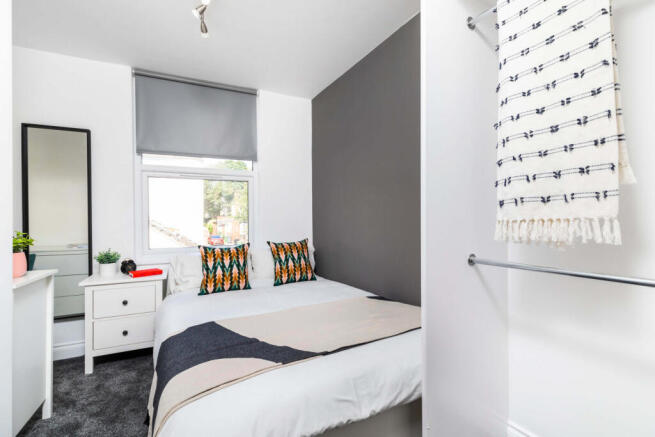6 bed House to rent Image 11