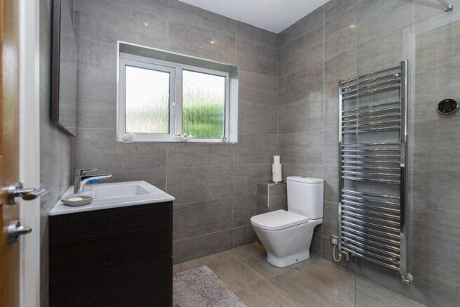 En-suite Shower
