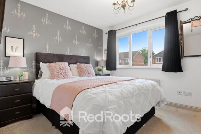4 bed Detached for sale Image 9