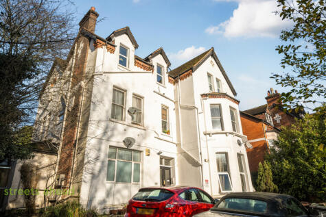 Auckland Road, London, SE19
