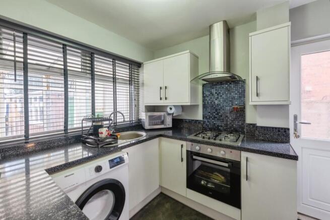 3 bed Semi-Detached for sale Image 6