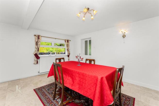 3 bed Semi-Detached for sale Image 7
