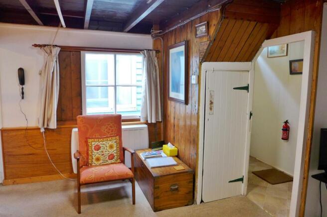 Lounge to entrance