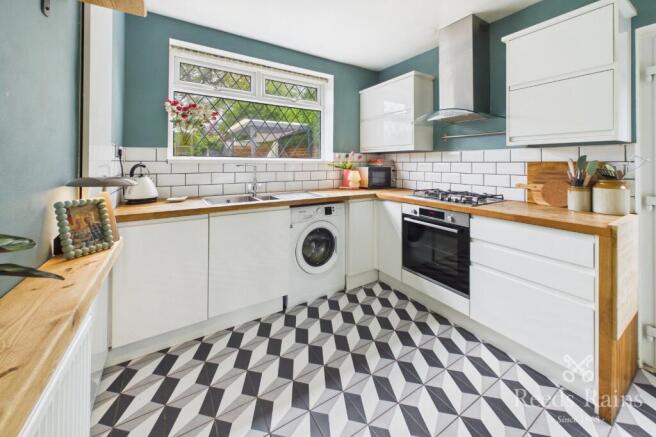 2 bed Semi-Detached for sale Image 5