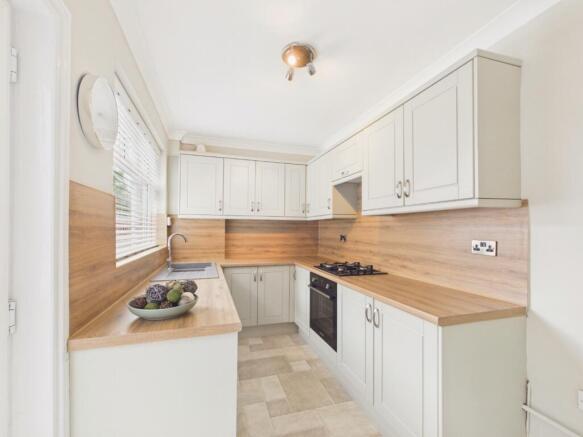 3 bed Terraced for sale Image 5