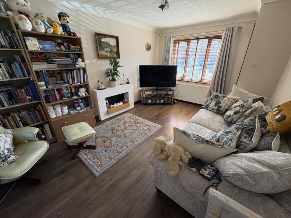 2 bed House for sale Image 6