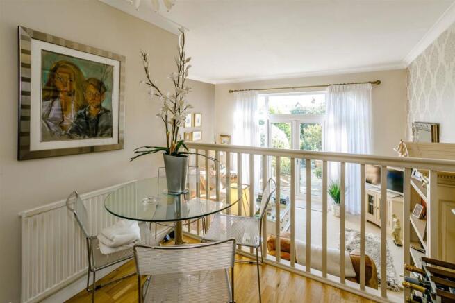 8468372-interior06-800.jpg