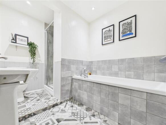 FOUR PIECE BATHROOM SUITE