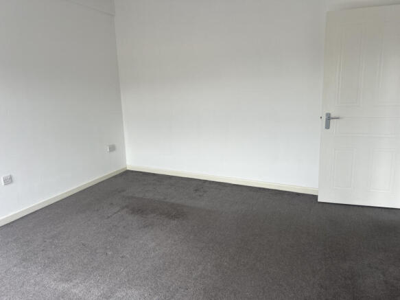 1 bed Apartment to rent Image 9