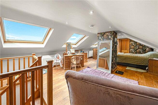 6 bed Semi-Detached for sale Image 11