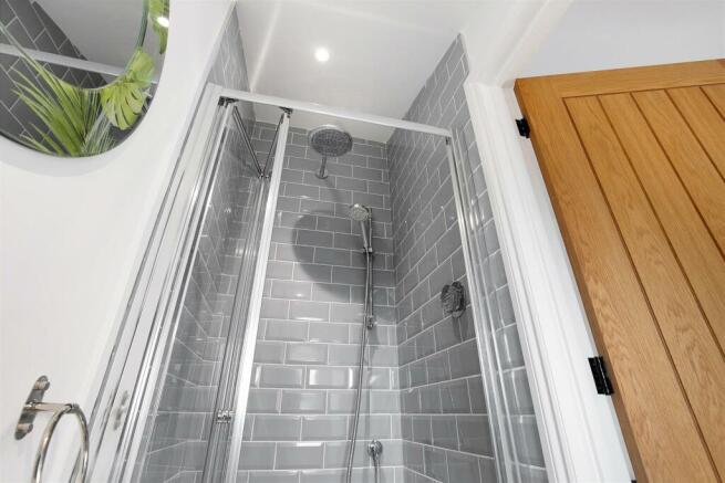 En suite 3.jpg