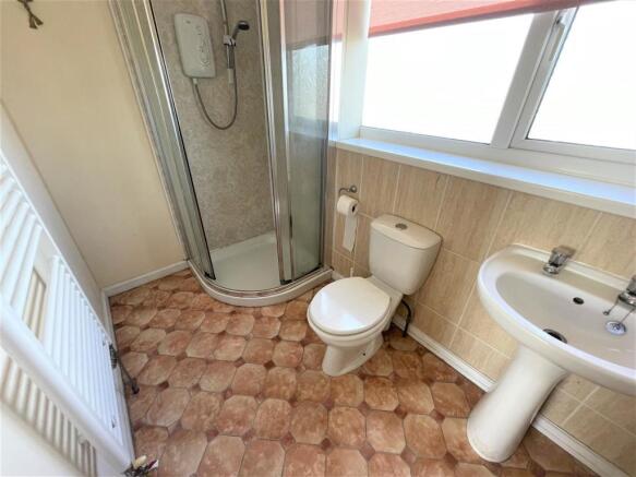 EN SUITE SHOWER ROOM