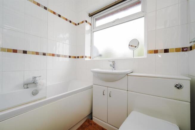 Coronation Road Bathroom