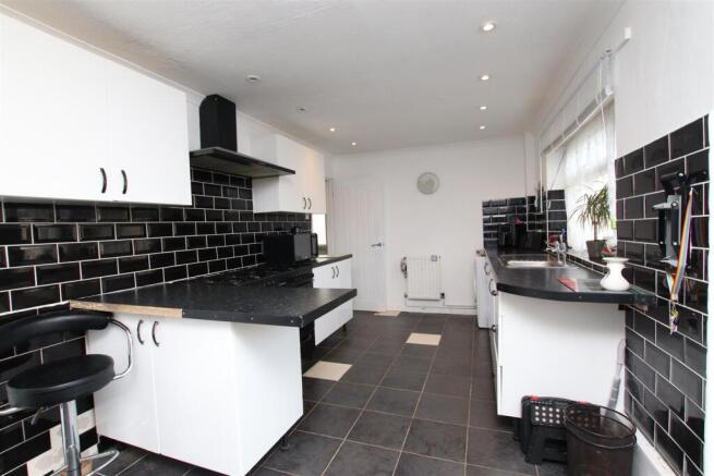 Kitchen..JPG
