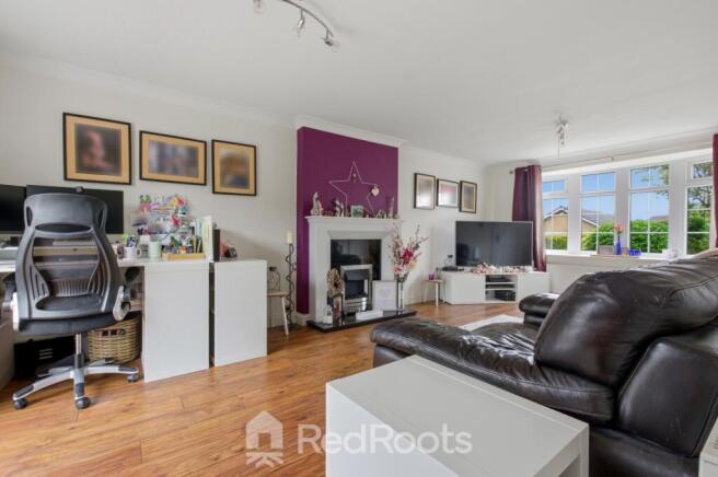 4 bed Detached for sale Image 5