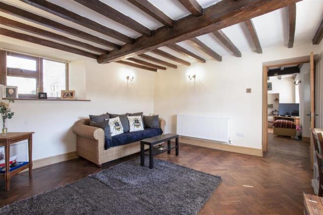 Sitting Room2.jpg