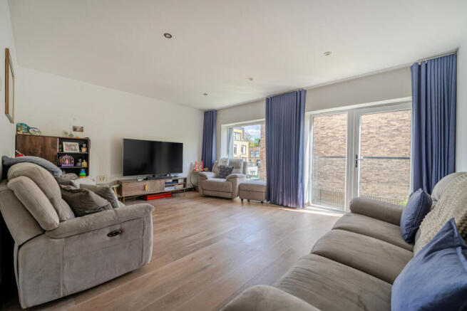 1441222-8-69de236...