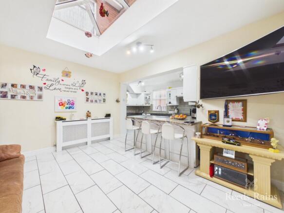 3 bed Detached for sale Image 12