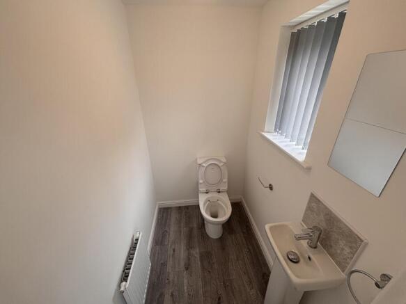 2 bed End of Terrace to rent Image 8