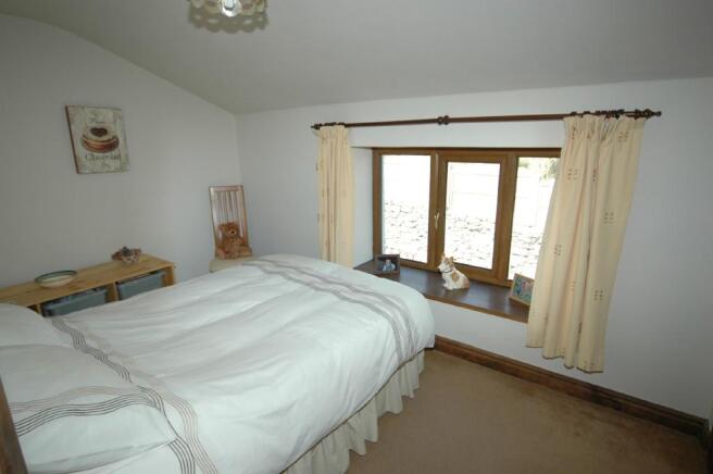 BEDROOM 2