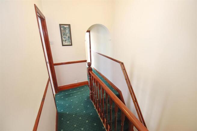 FIRST FLOOR LANDING