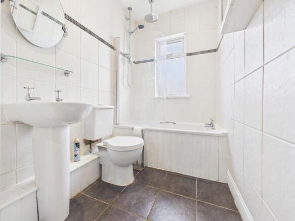 3 bed Terraced for sale Image 11