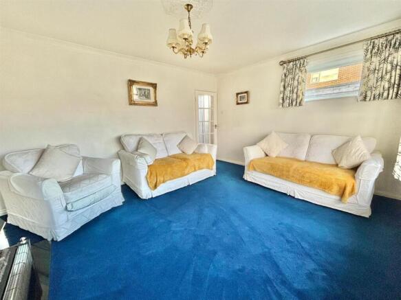 3 bed Semi-Detached Bungalow for sale Image 4