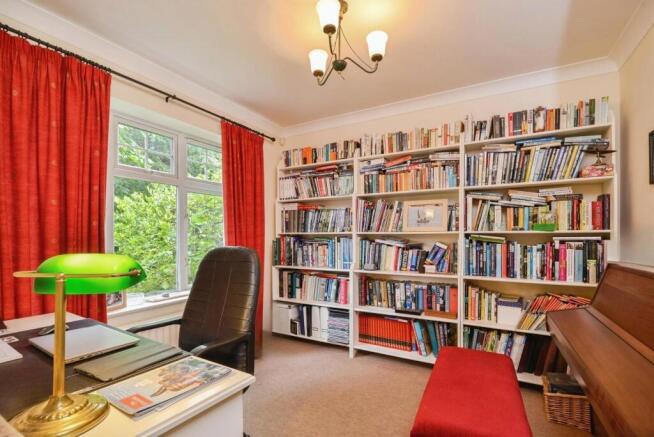 4 bed Detached for sale Image 7