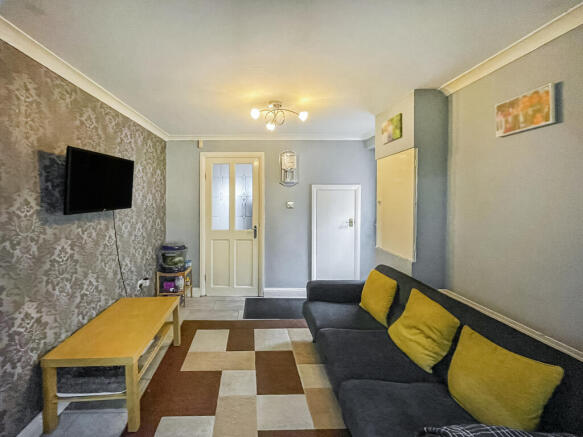 4 bed Semi-Detached for sale Image 9