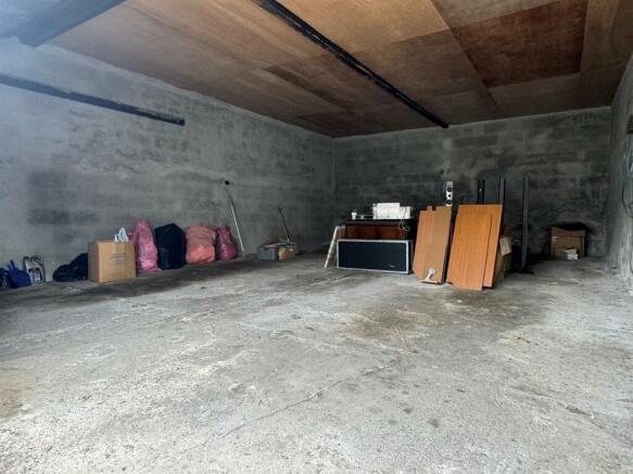 garage 3.jpg