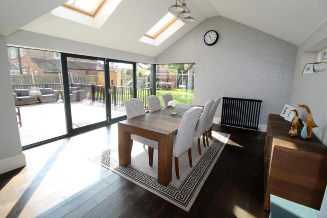 GARDEN ROOM