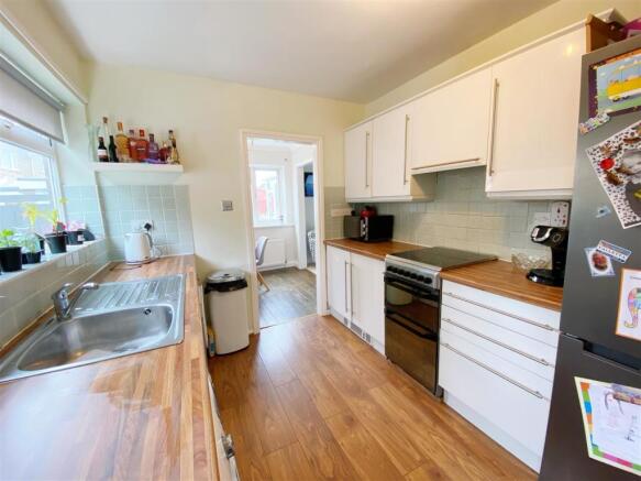 Kitchen 3.jpg