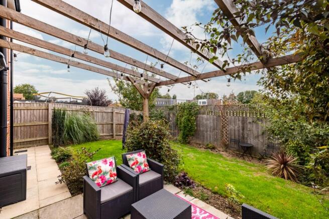 64 De Montford Gardens (Boston)-11