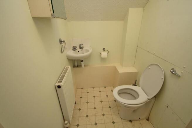 Downstairs WC.JPG