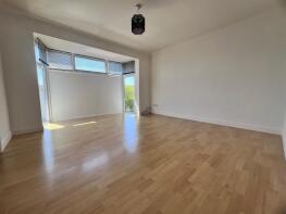 10, Heron House, Albert Road, Southsea PO5 2SW