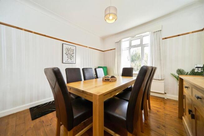 4 bed Detached Bungalow for sale Image 6