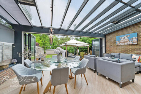 Shooters Hill, London