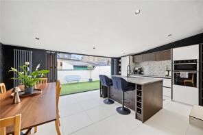 Flat 3, 13-15, Cheltenham Parade, Harrogate HG1 1DD