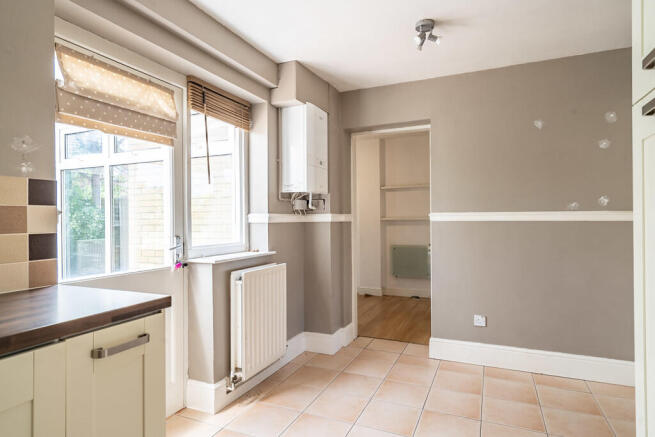 4 bed Semi-Detached for sale Image 5