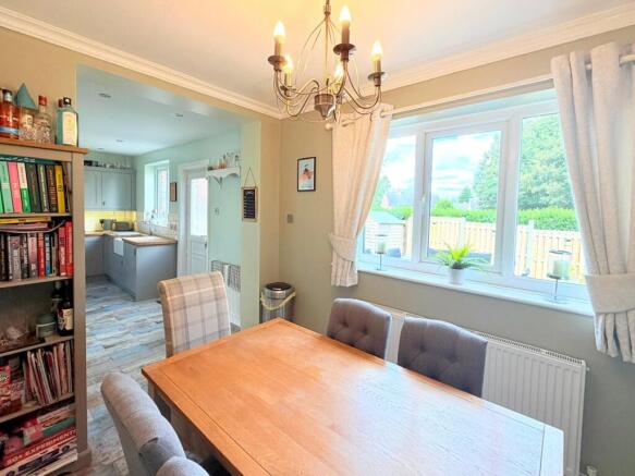 3 bed Semi-Detached for sale Image 7
