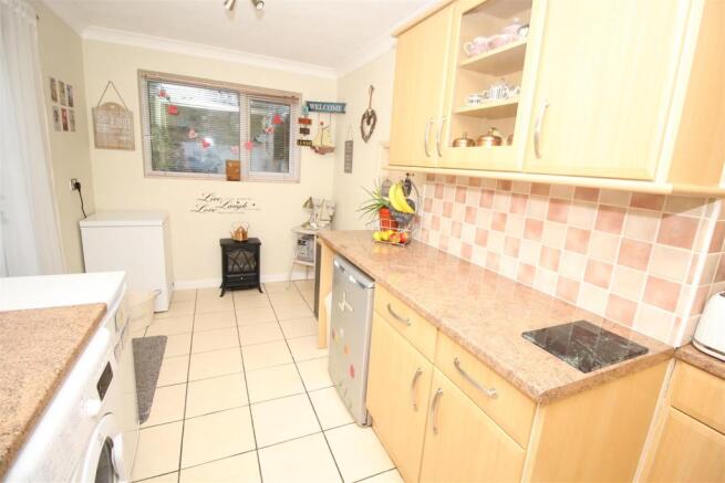 KITCHEN/BREAKFAST RO
